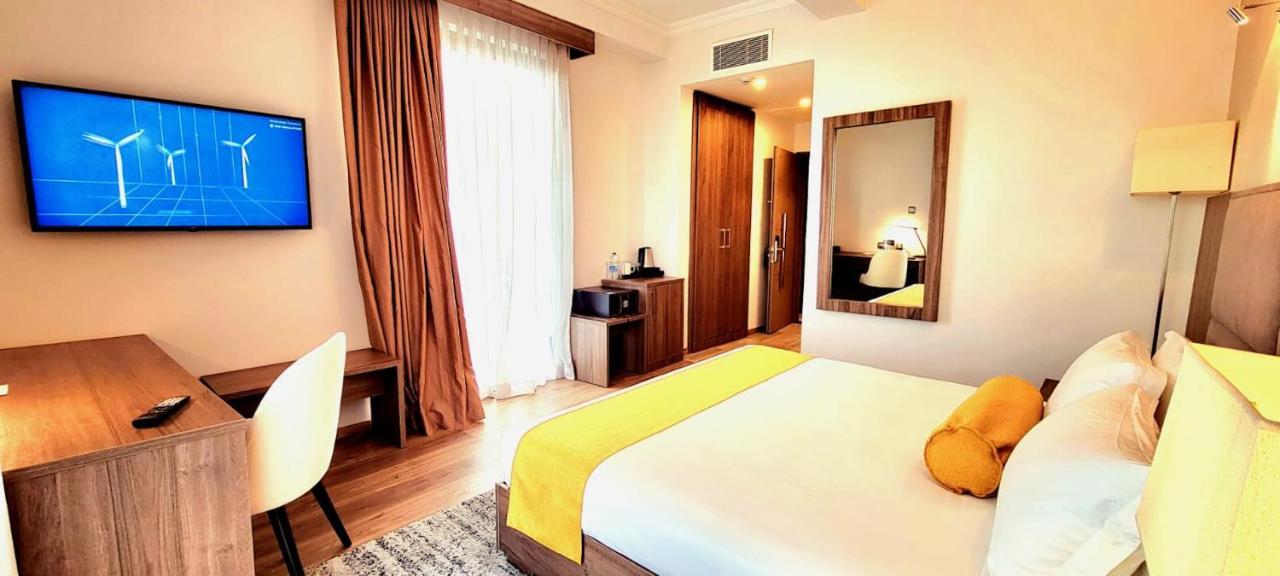Th Bonroyal Hotel Addis Abeba Esterno foto