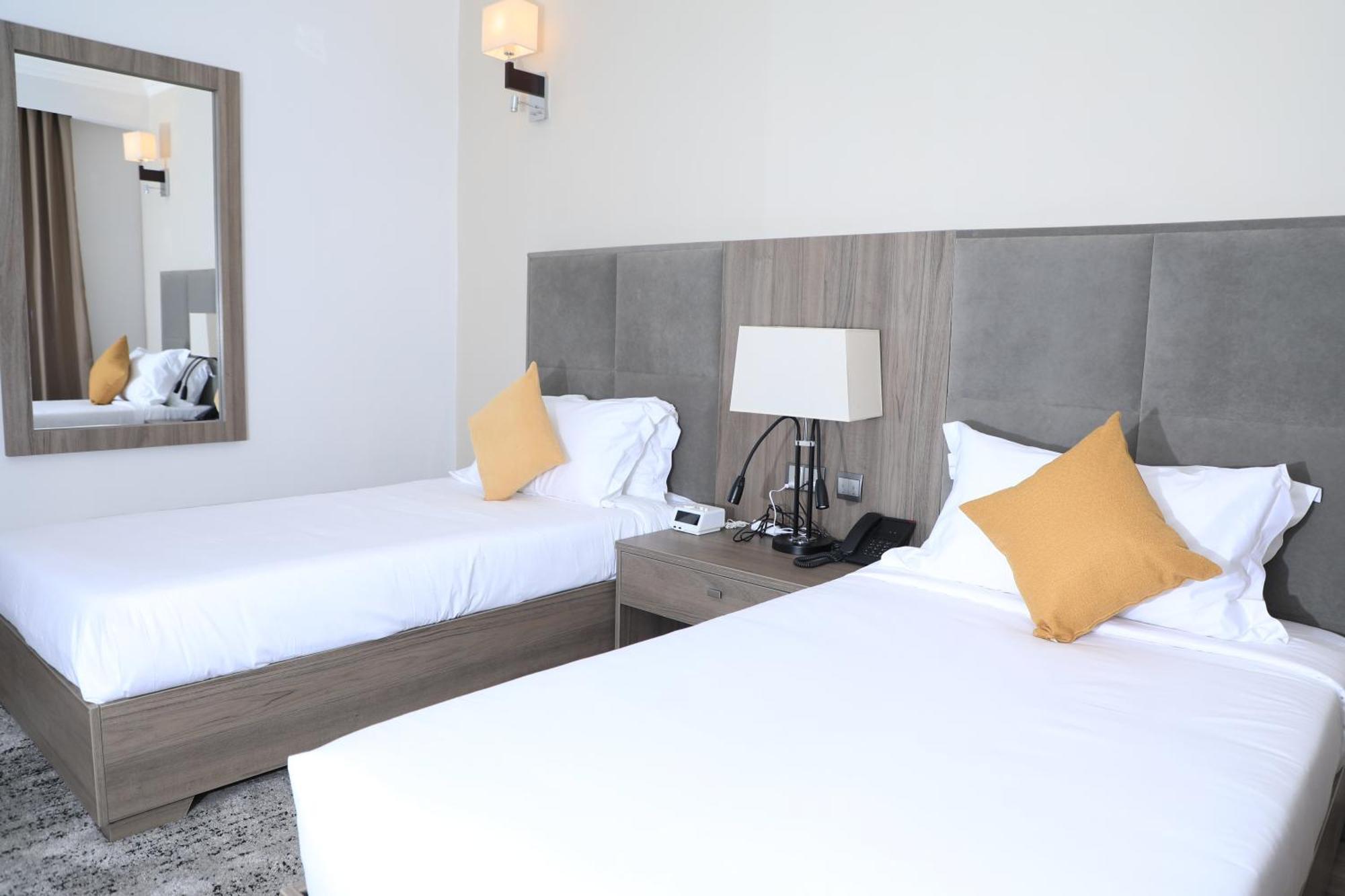 Th Bonroyal Hotel Addis Abeba Esterno foto