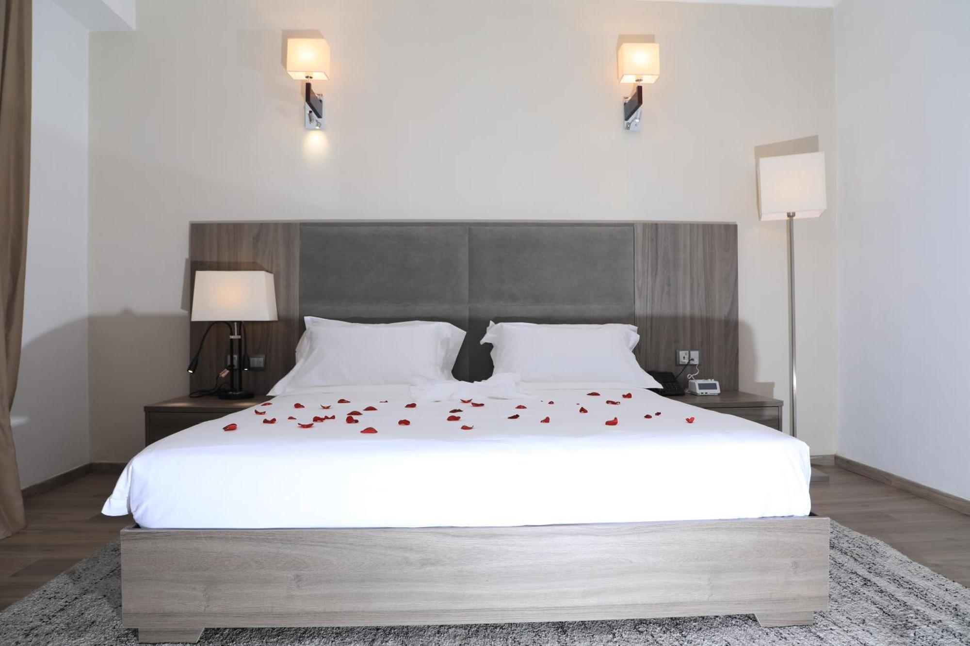 Th Bonroyal Hotel Addis Abeba Esterno foto