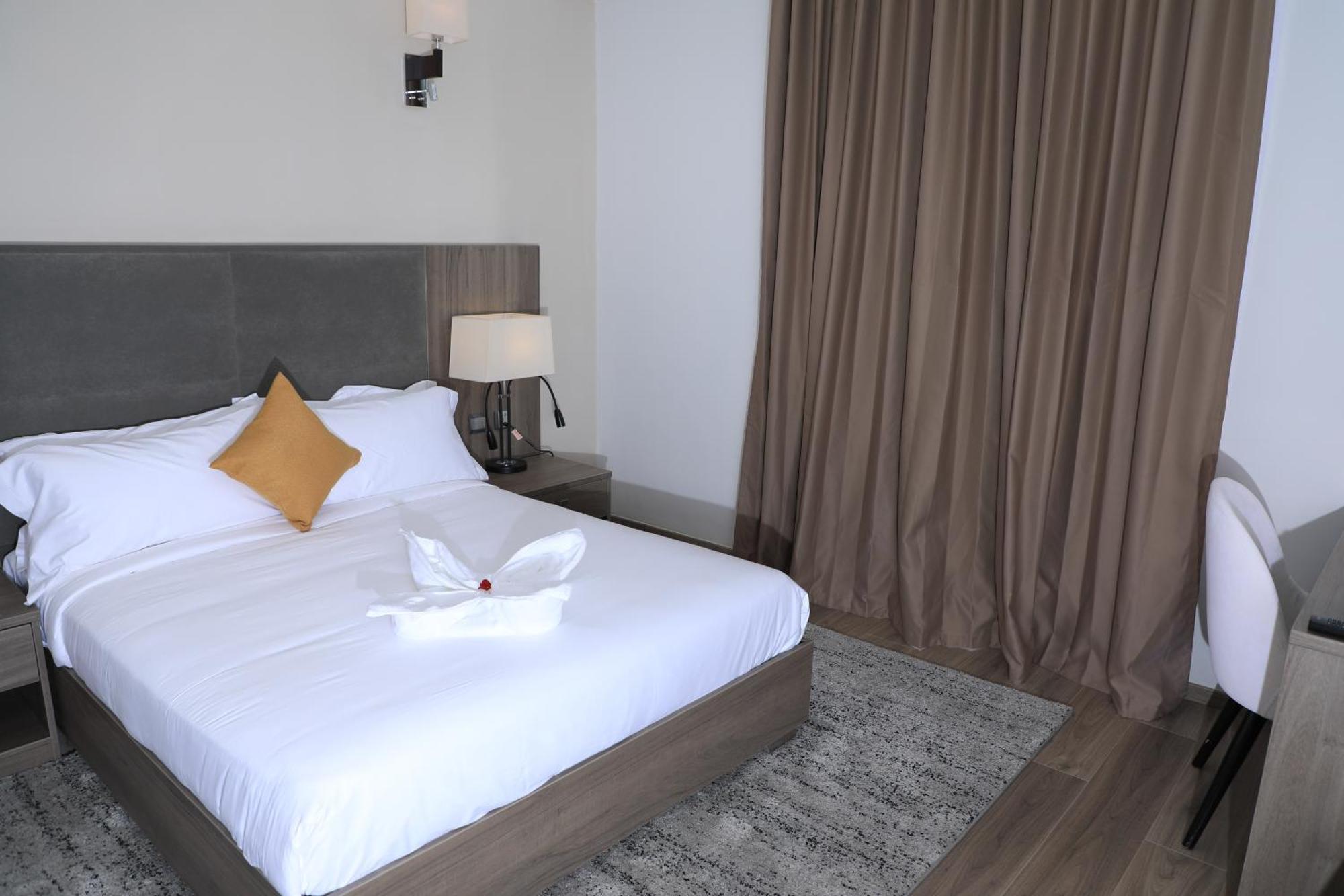Th Bonroyal Hotel Addis Abeba Esterno foto