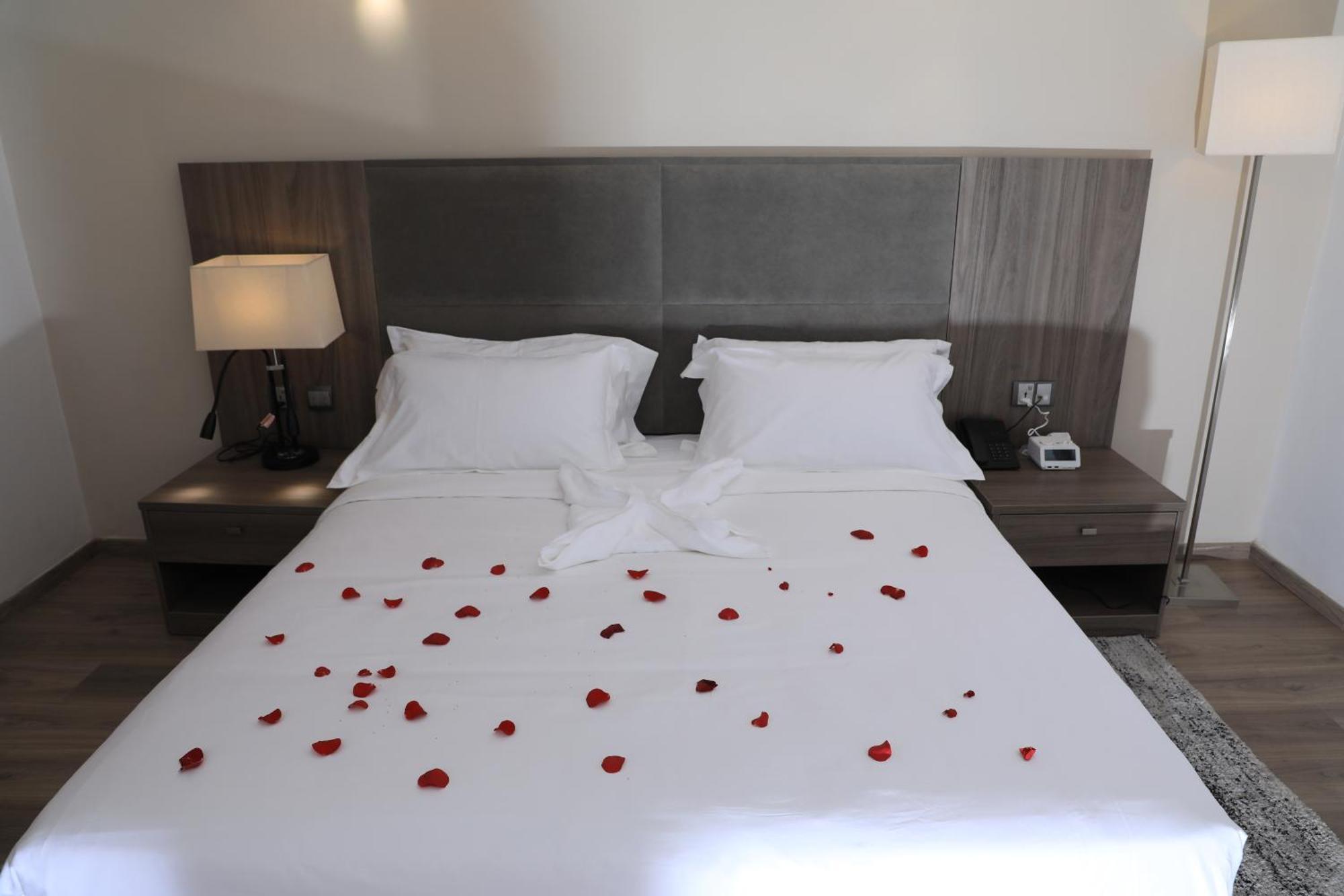 Th Bonroyal Hotel Addis Abeba Esterno foto