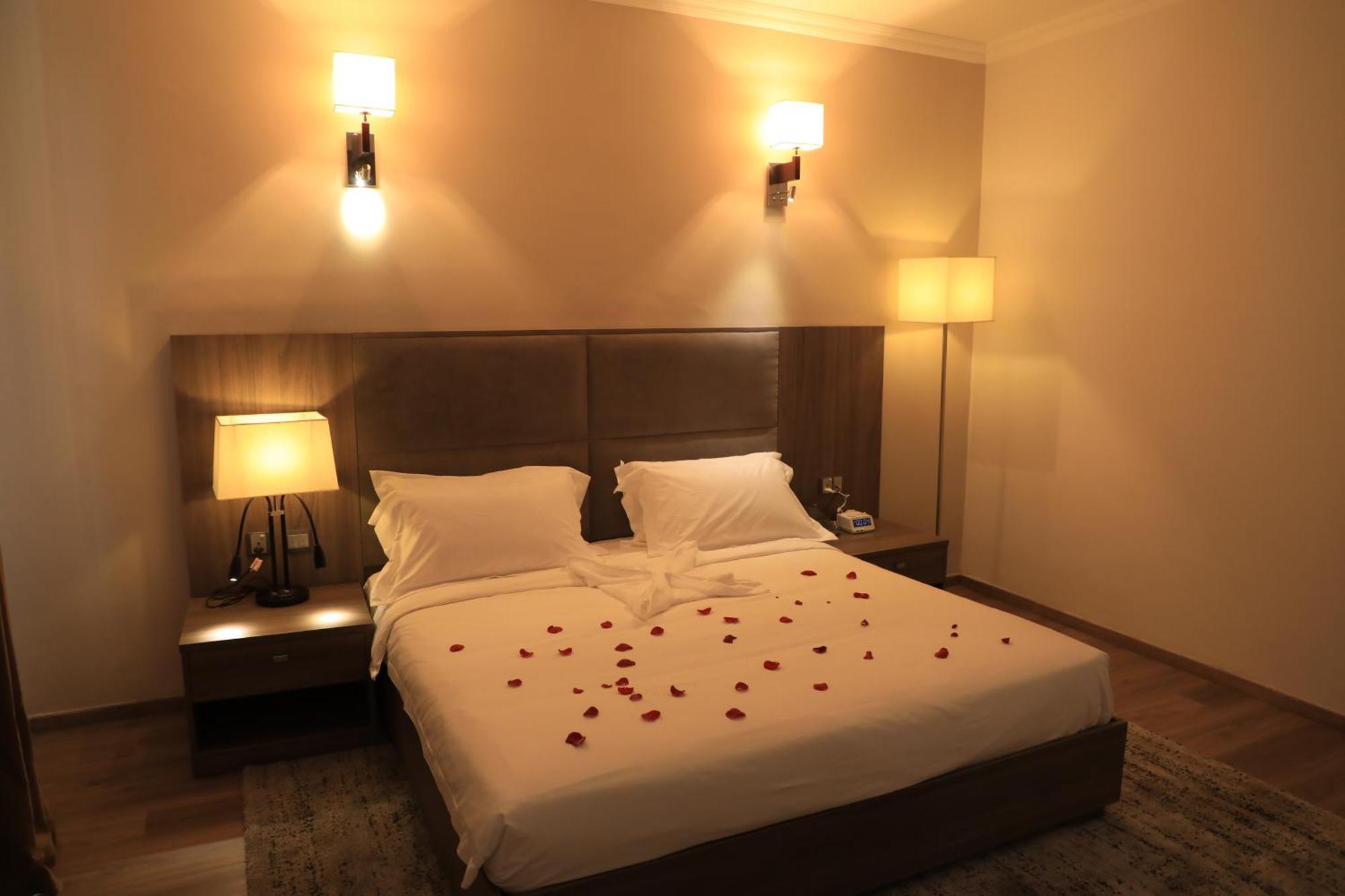 Th Bonroyal Hotel Addis Abeba Esterno foto