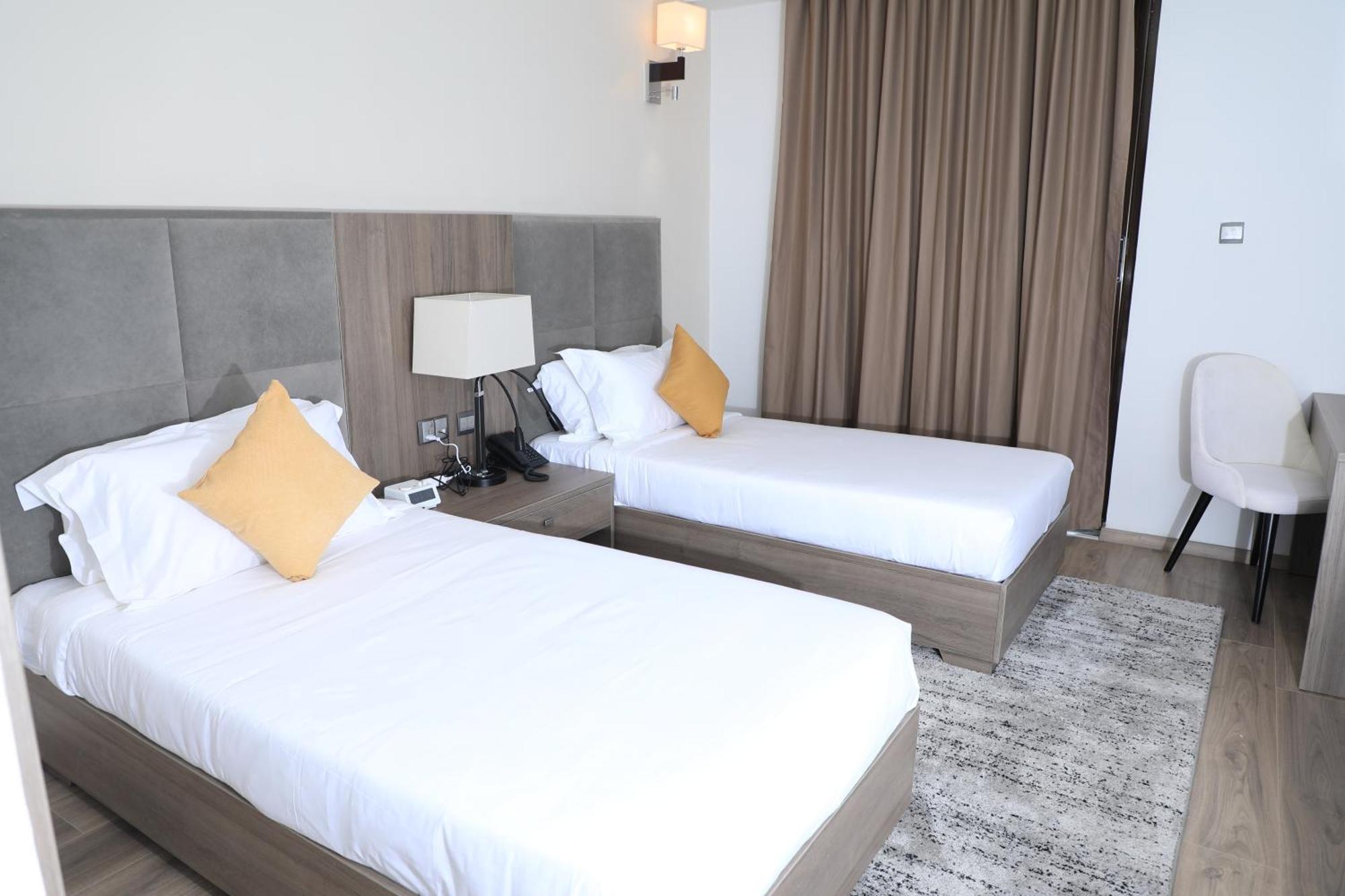 Th Bonroyal Hotel Addis Abeba Esterno foto