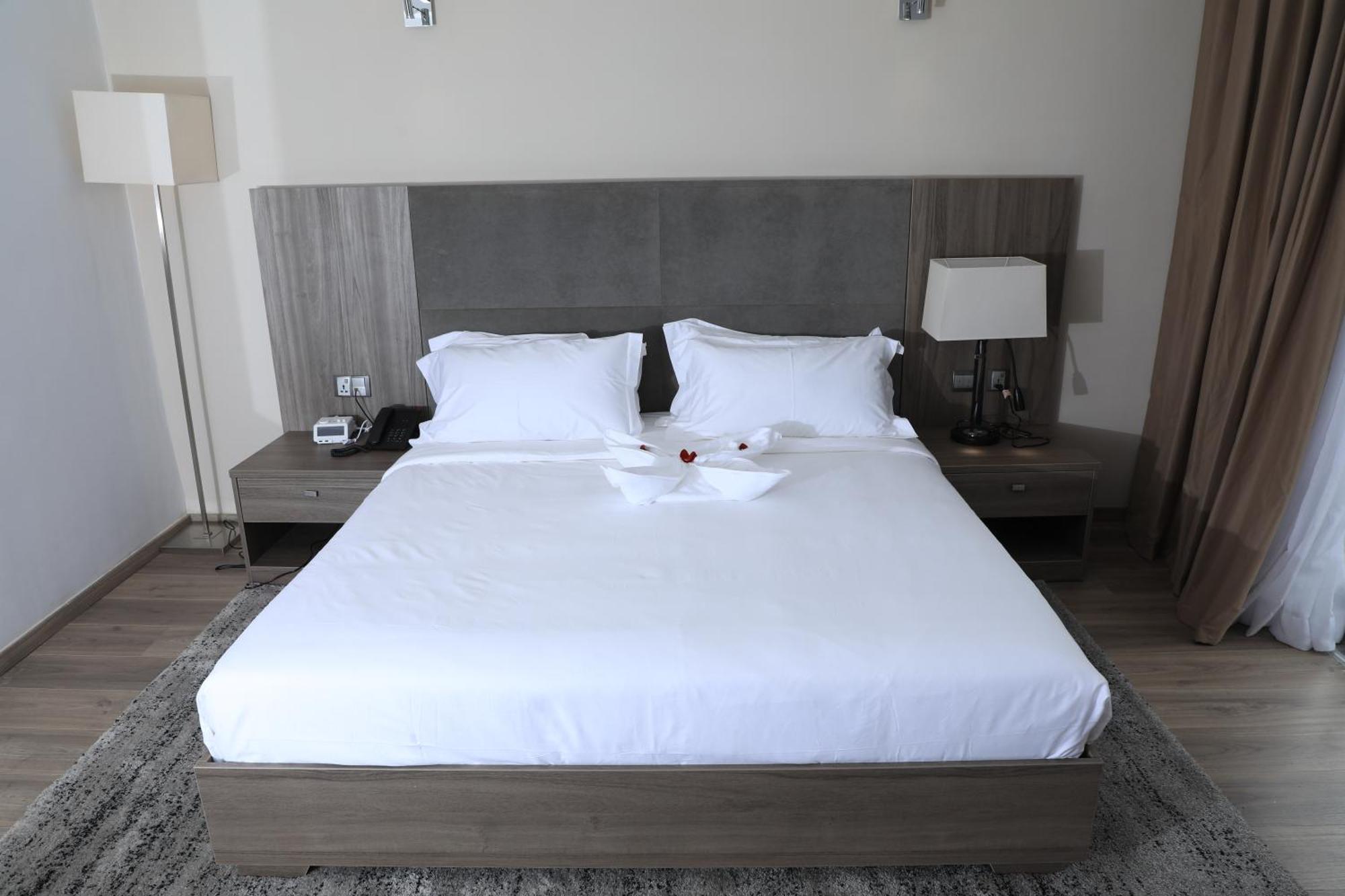 Th Bonroyal Hotel Addis Abeba Esterno foto