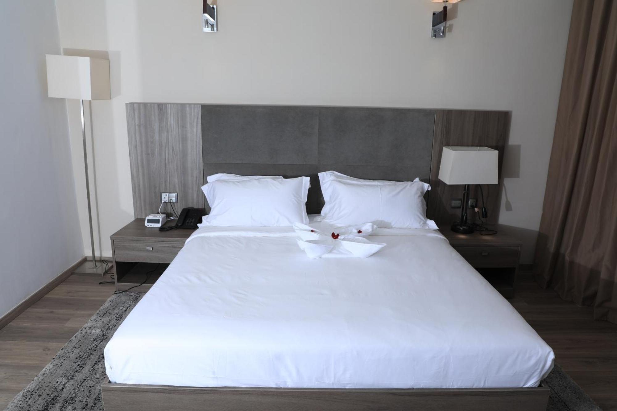 Th Bonroyal Hotel Addis Abeba Esterno foto